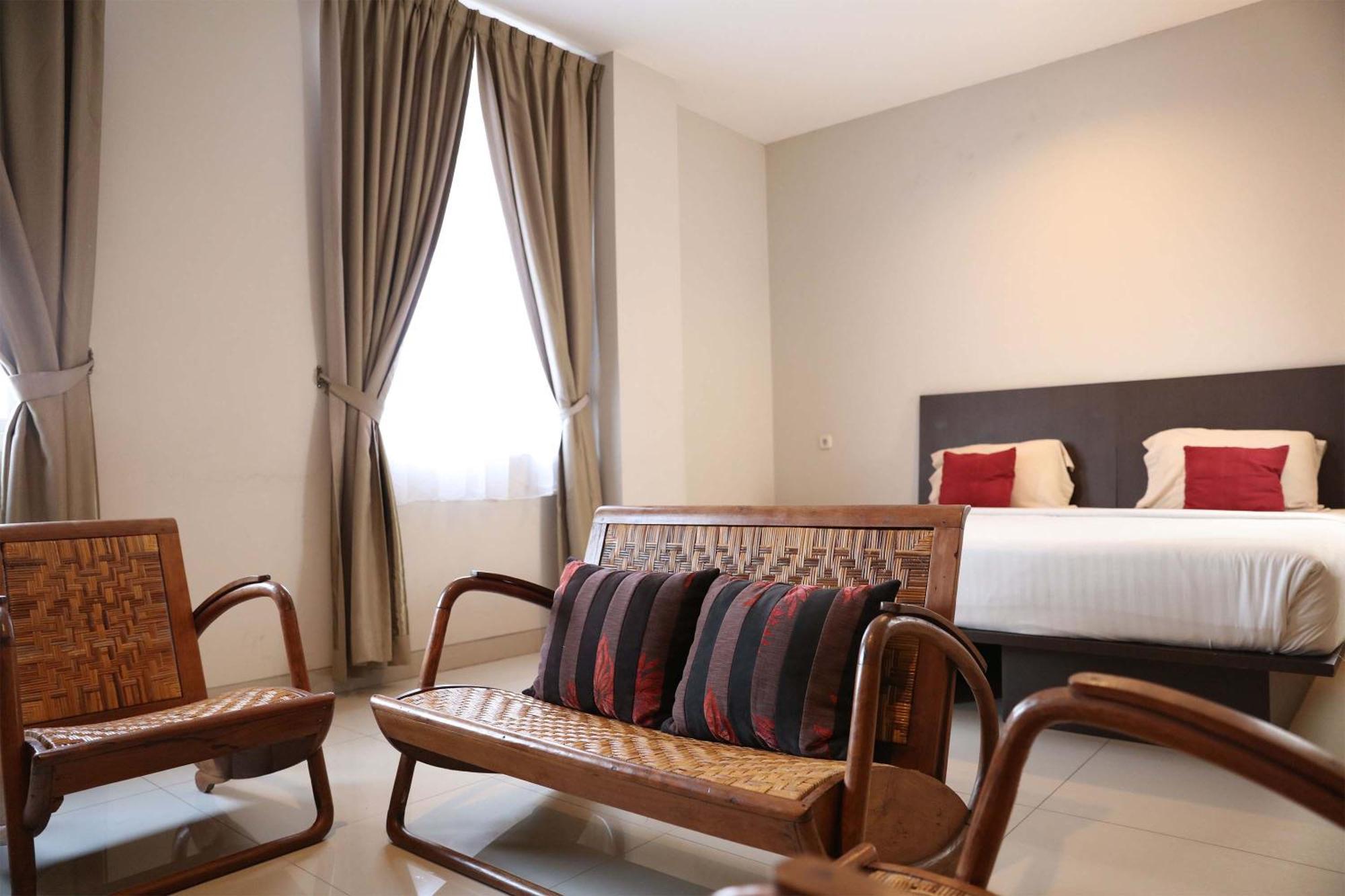Hotel Bale Ocasa Tangerang Esterno foto
