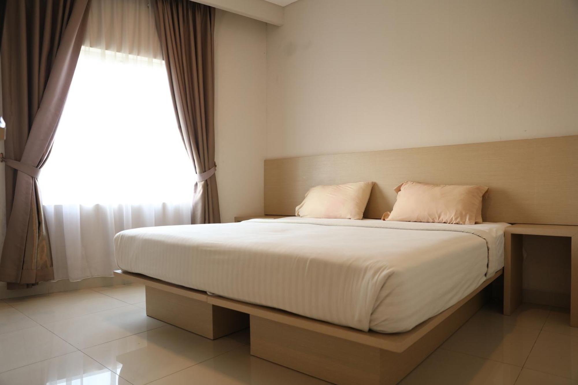 Hotel Bale Ocasa Tangerang Esterno foto