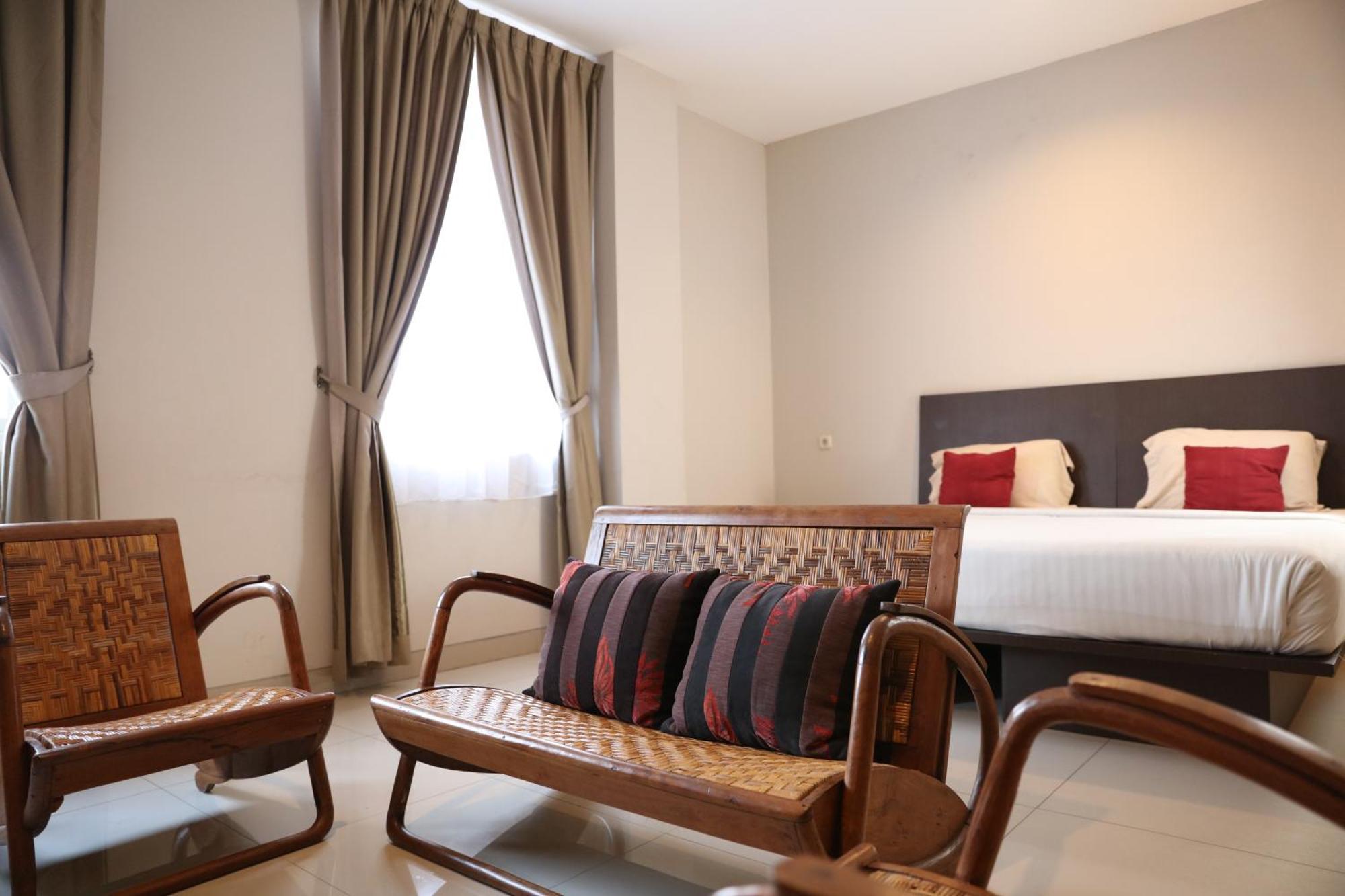 Hotel Bale Ocasa Tangerang Esterno foto